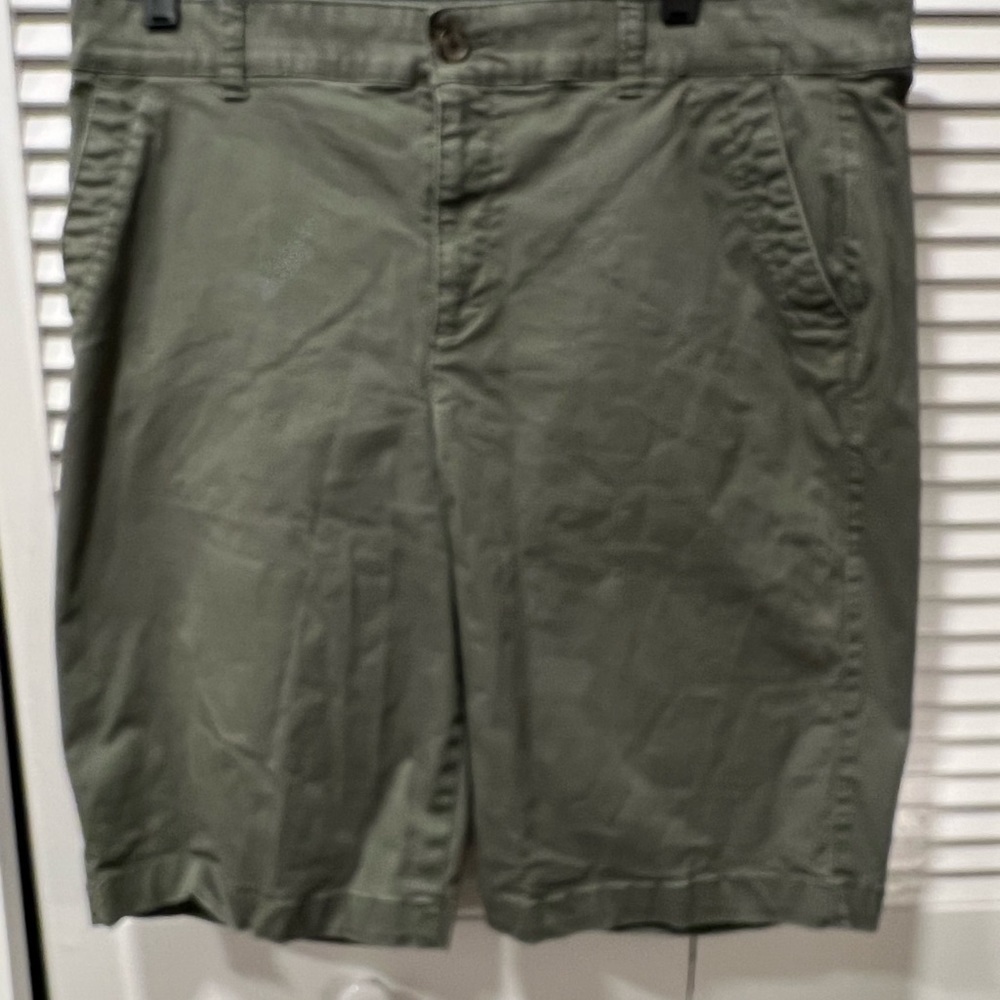 COPY - GAP factory Bermuda shorts